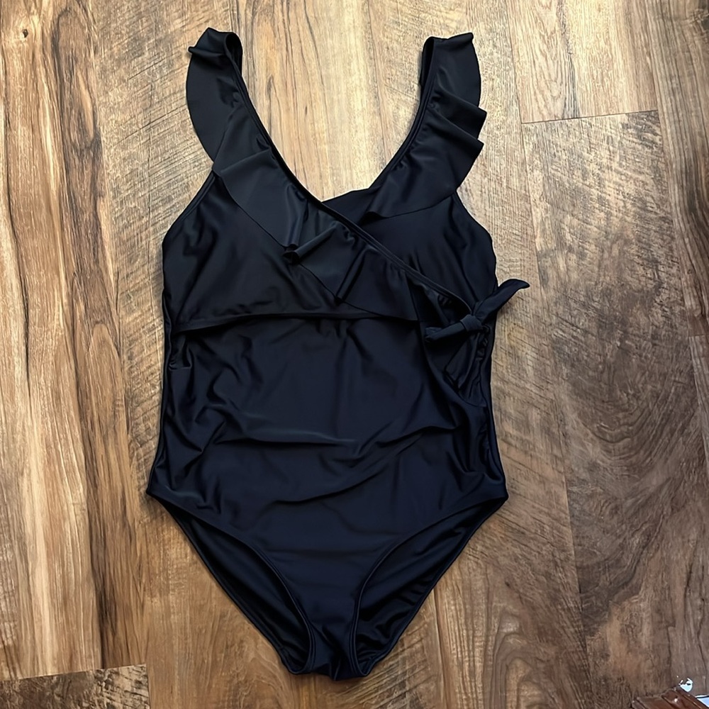 Kindred Bravely Nursing Swimsuit Petite M Maternity
